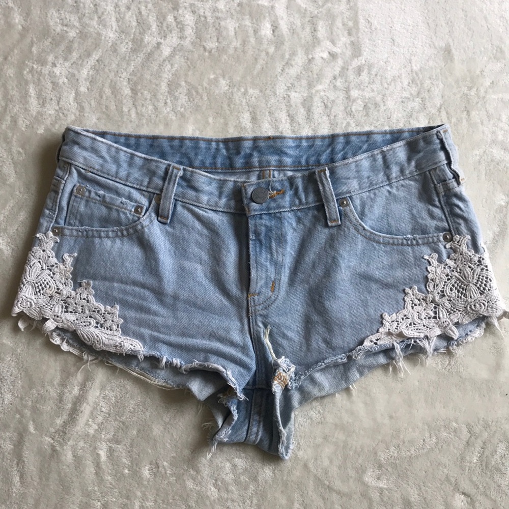 BDG cut off shorts